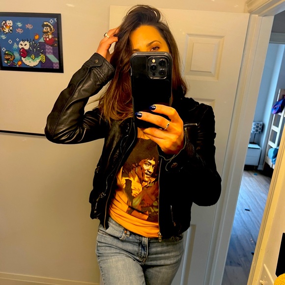 Meet your Posher, Vanessa - Picture 1 of 1